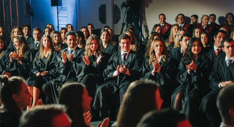 Más de 100 alumnos se graduan en Les Roches Marbella