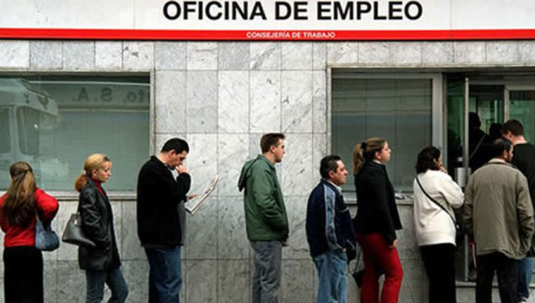 El mercado laboral pierde 204.865 ocupados