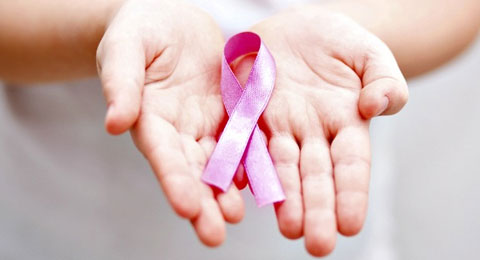 Allianz se tiñe de rosa para contribuir a la concienciación contra el cáncer de mama