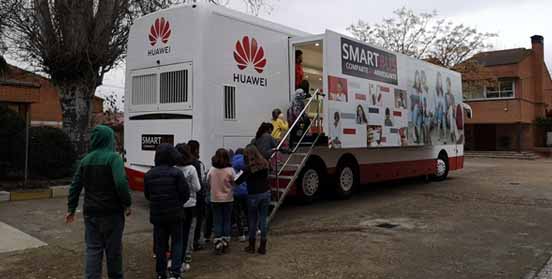 Smartbus de Huawei España para fomentar la educación y responsabilidad digital