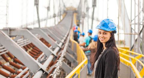 Crece el interés de las mujeres en el sector de la construcción